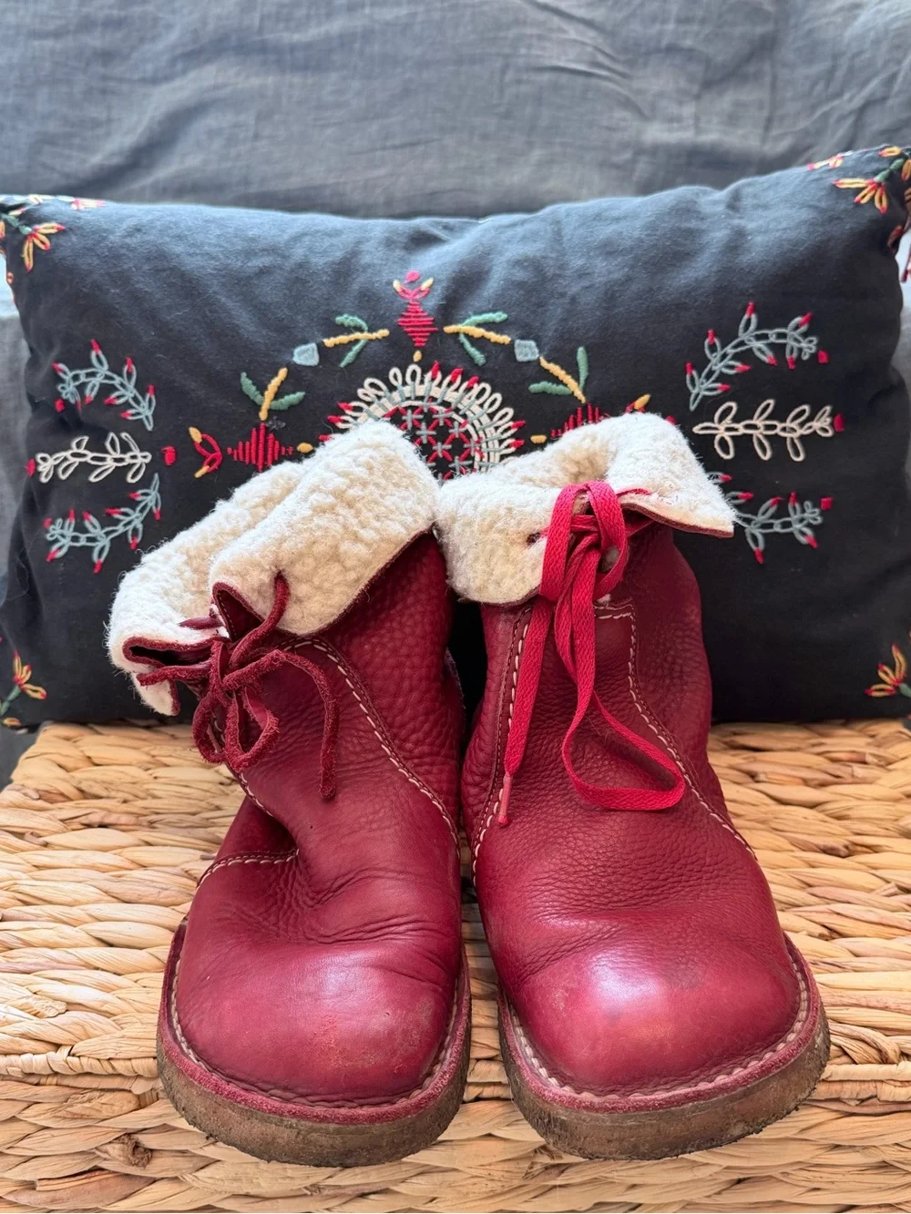 Duckfeet Arhůs red shearling boots